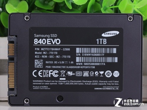 性能相差2000MB/s!PCI-E狂虐SATA SSD(20日早上一定发布)